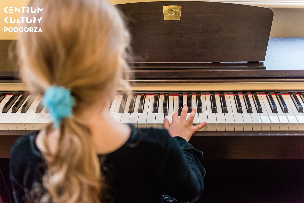 Nauka gry na pianinie dla początkujących - poniedziałek